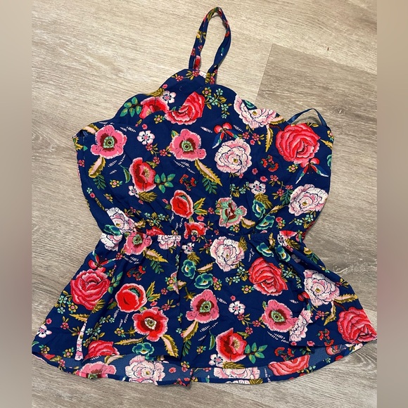 Halter style peplum - Picture 3 of 3